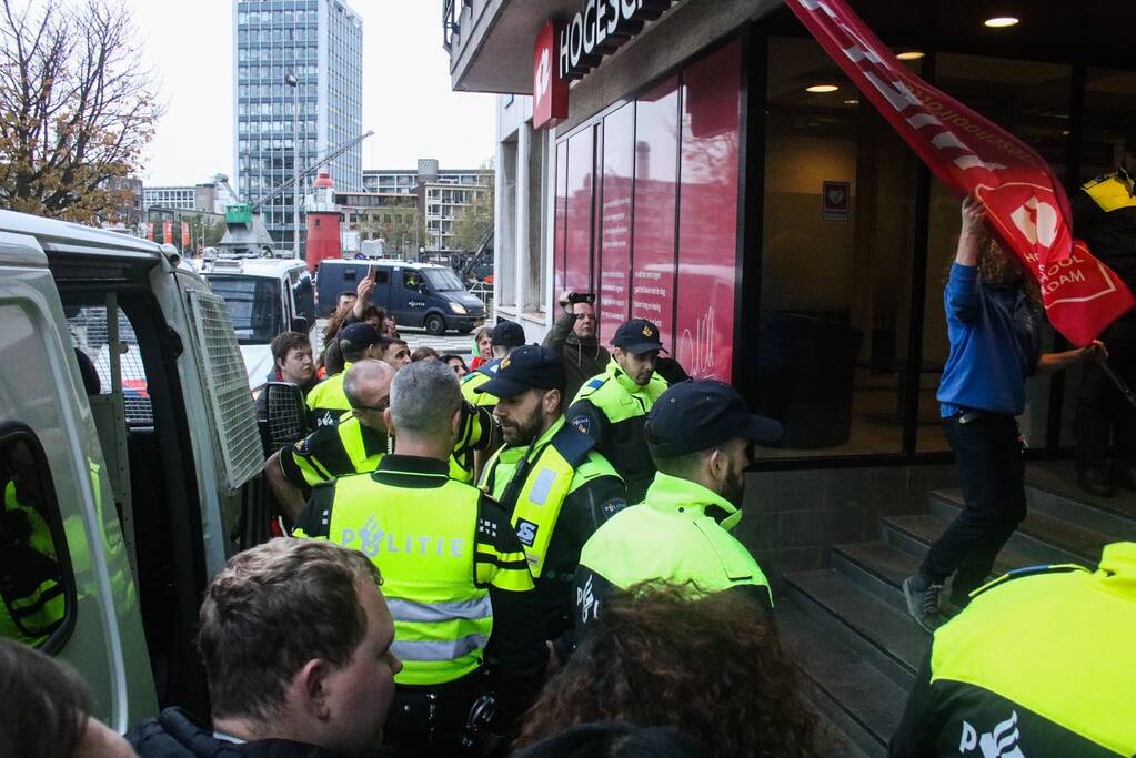Acht aanhoudingen bij demonstratie van Koerden