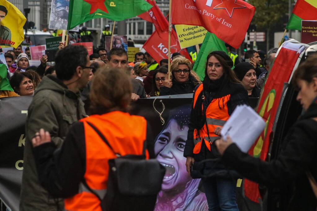 Acht aanhoudingen bij demonstratie van Koerden