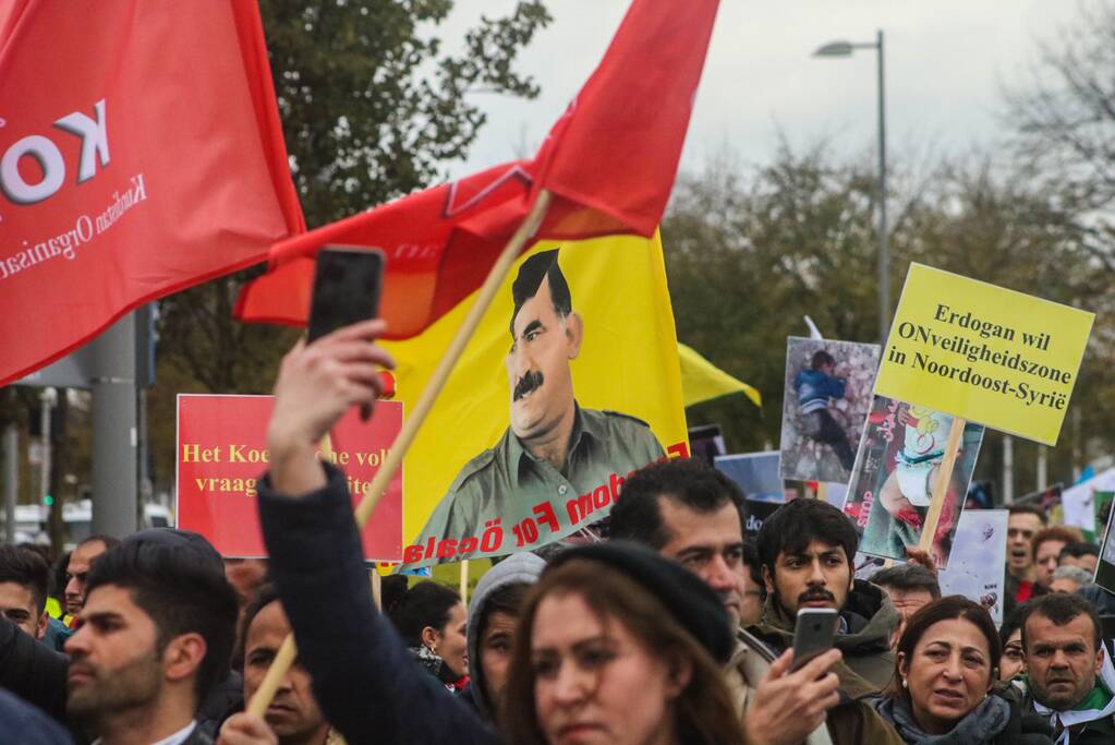 Acht aanhoudingen bij demonstratie van Koerden