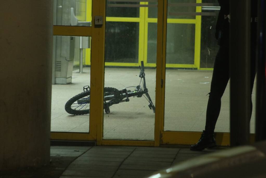 Jongeman zwaargewond bij steekpartij