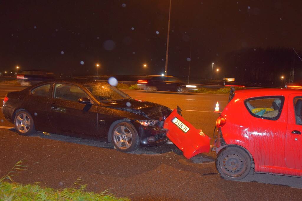 Flinke schade bij kop-staart aanrijding op snelweg