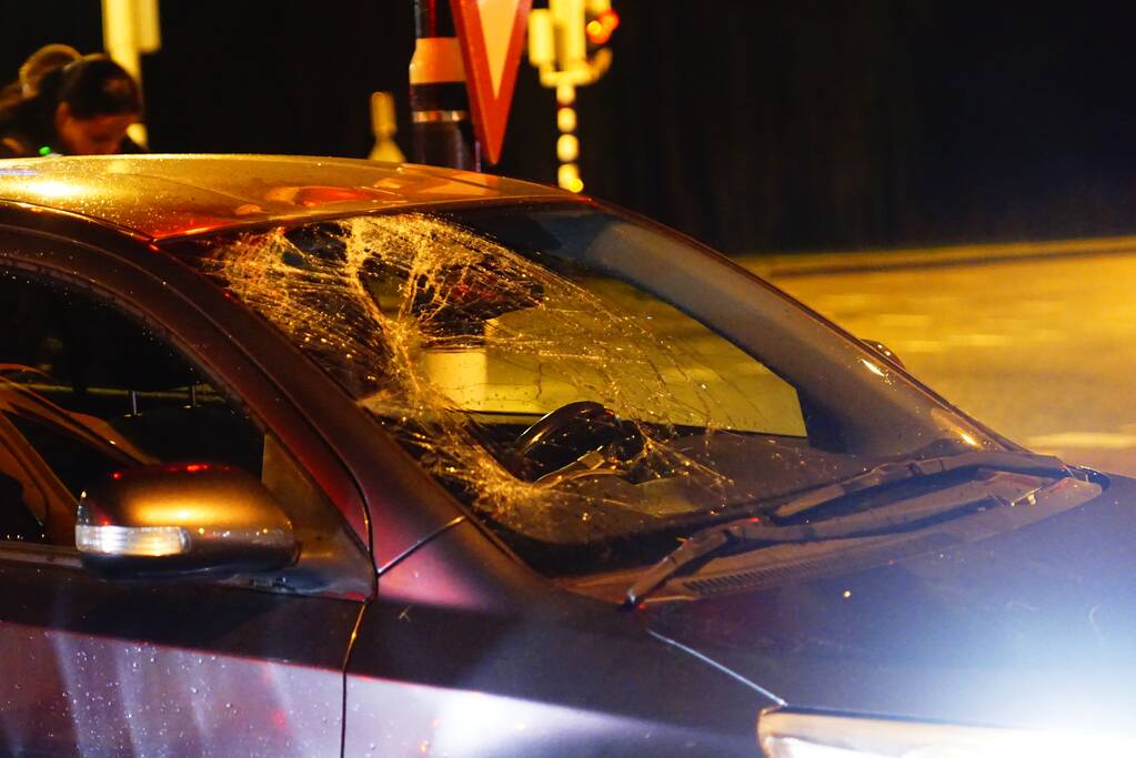 Fietser gewond na aanrijding met auto