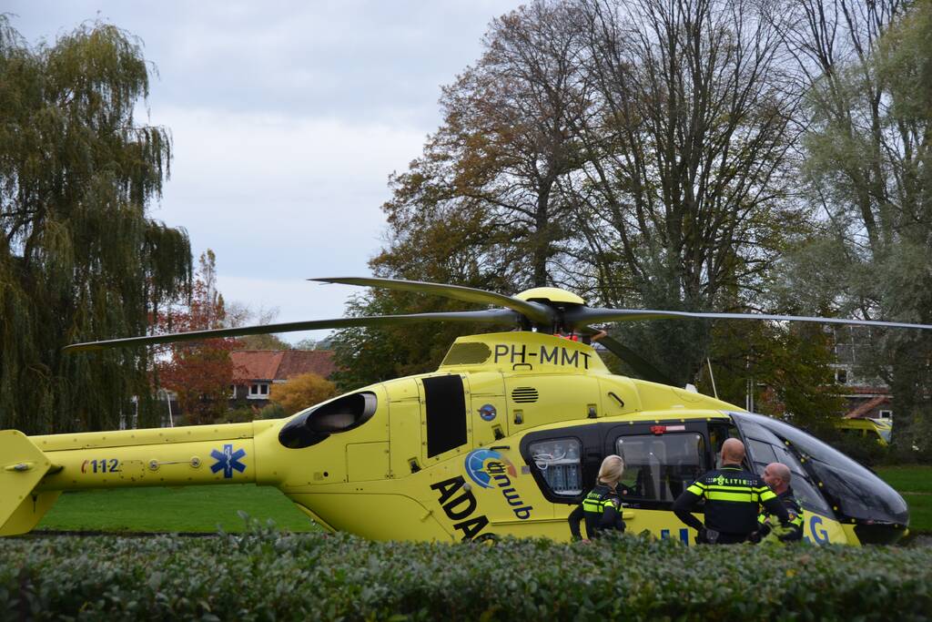 Traumahelikopter landt voor medisch incident