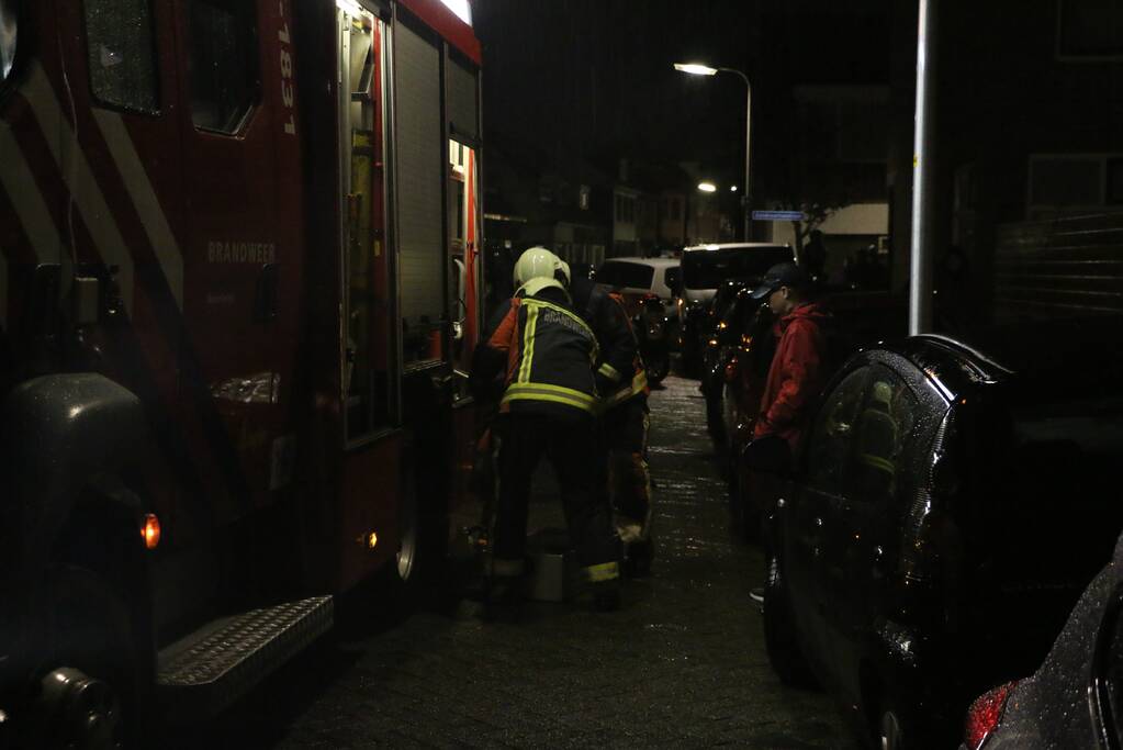 Fikse rookontwikkeling bij schoorsteenbrand