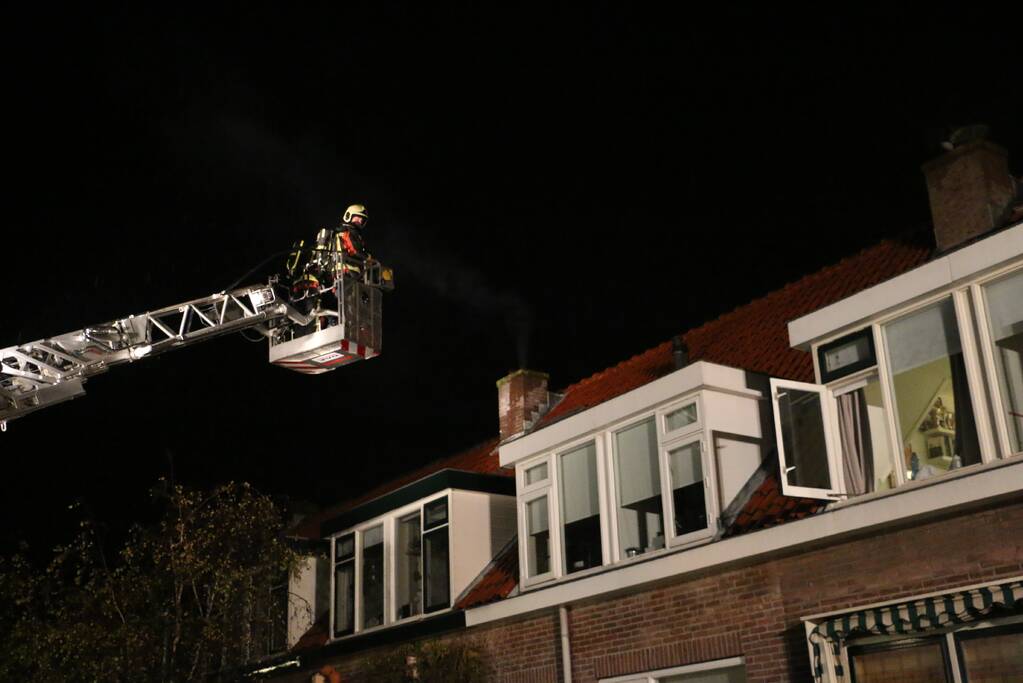 Fikse rookontwikkeling bij schoorsteenbrand