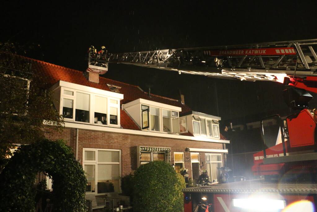 Fikse rookontwikkeling bij schoorsteenbrand