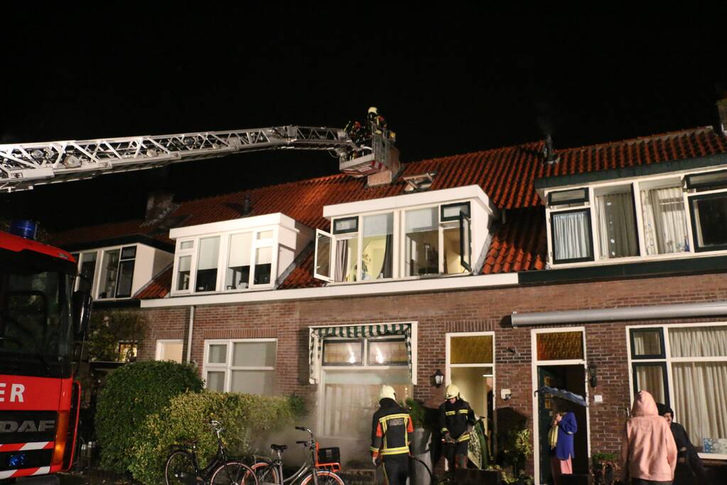 Fikse rookontwikkeling bij schoorsteenbrand