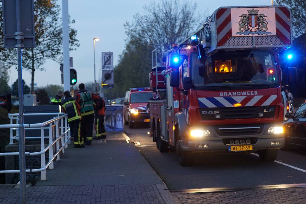 Zoektocht naar eigenaar verlaten scootmobiel op brug