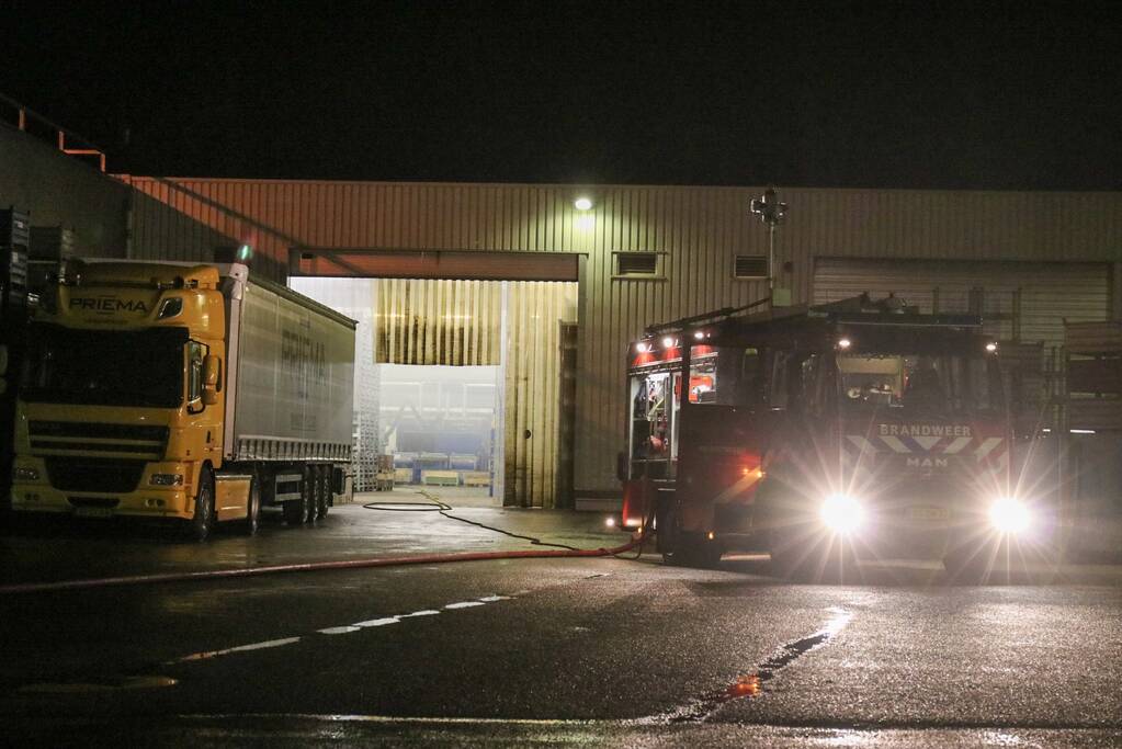 Brand in ventilatiesysteem van bedrijfshal snel geblust
