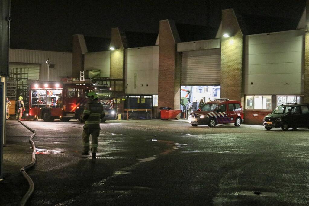 Brand in ventilatiesysteem van bedrijfshal snel geblust
