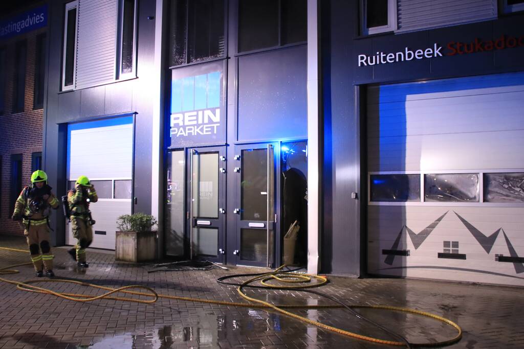 Brand in loods van stucadoorsbedrijf