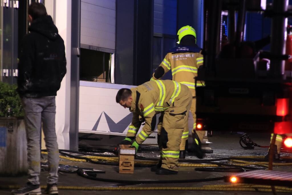 Brand in loods van stucadoorsbedrijf