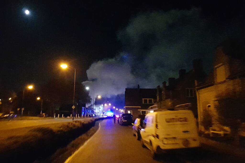 Twee woningen ontruimd na uitslaande brand in atelier