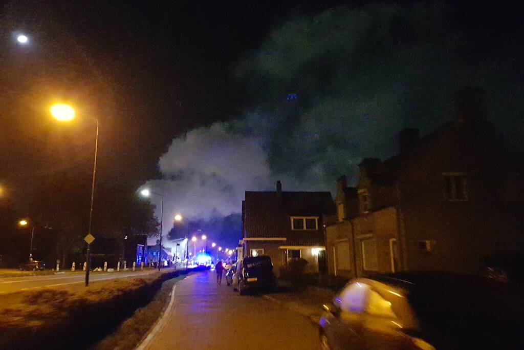 Twee woningen ontruimd na uitslaande brand in atelier