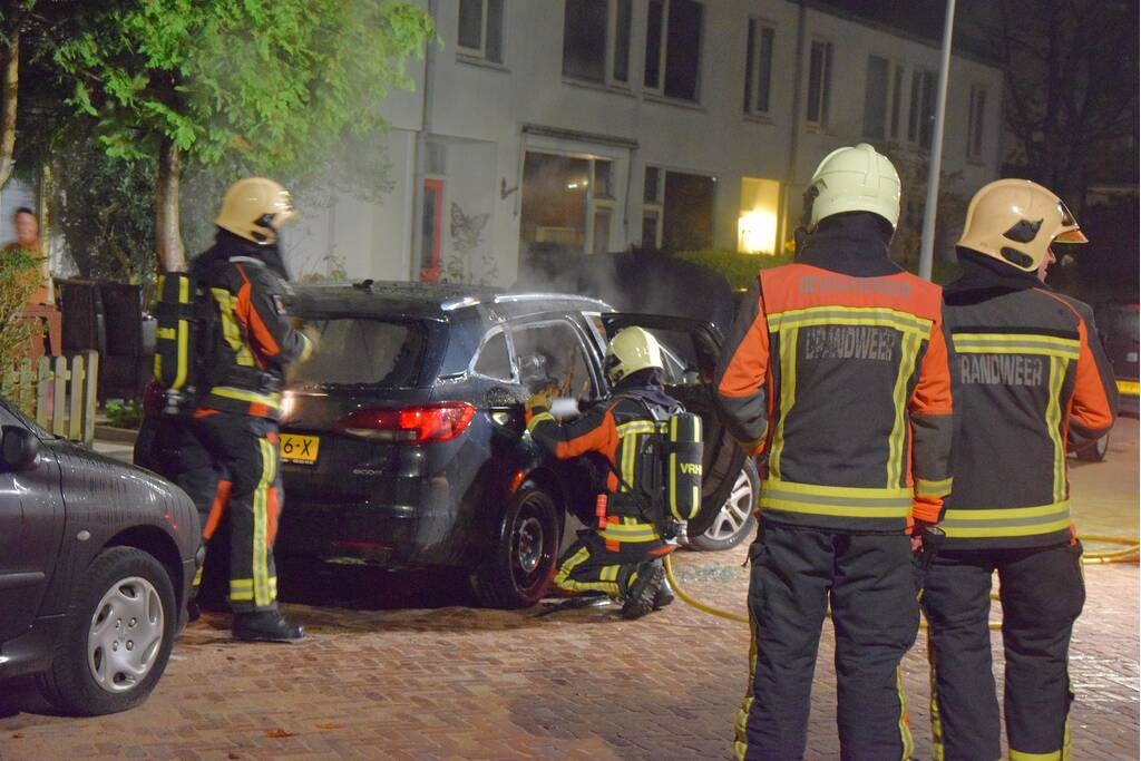 Wederom auto in de brand