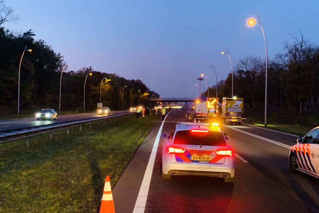 Tankwagen knalt op maaivoertuig, drie personen gewond