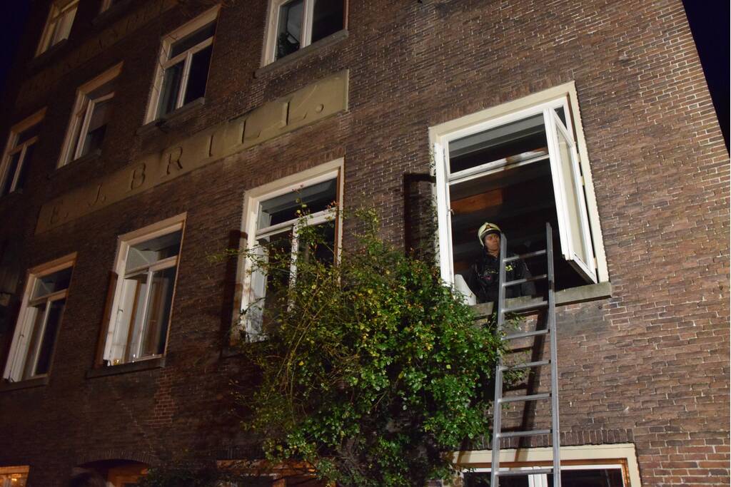 Kaars zorgt voor brand in woning