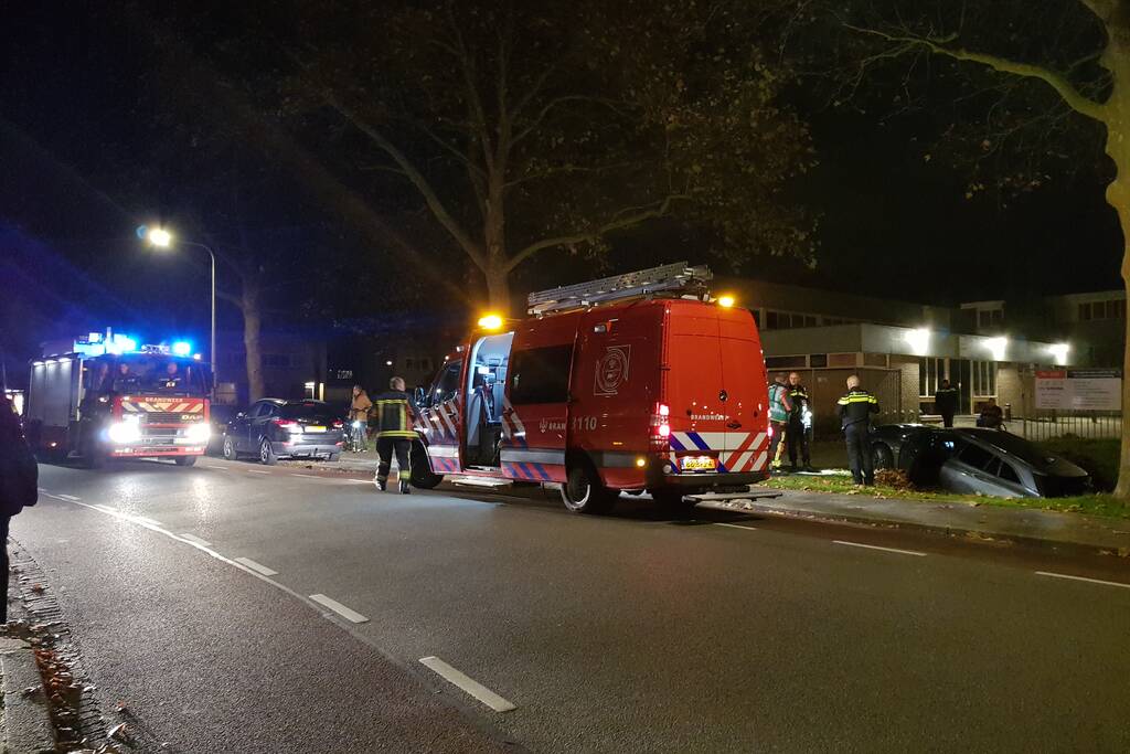 Personenauto belandt in sloot