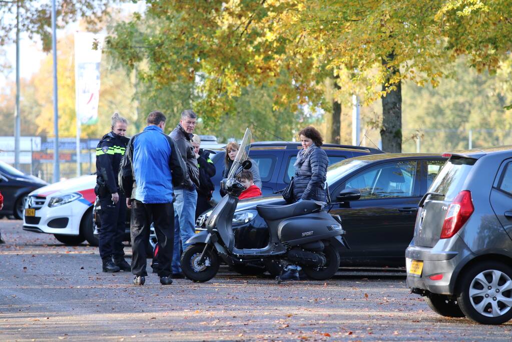 Scooterrijder aangereden op parkeerplaats