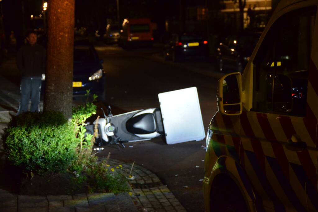 Auto scooter maaltijdkoerier