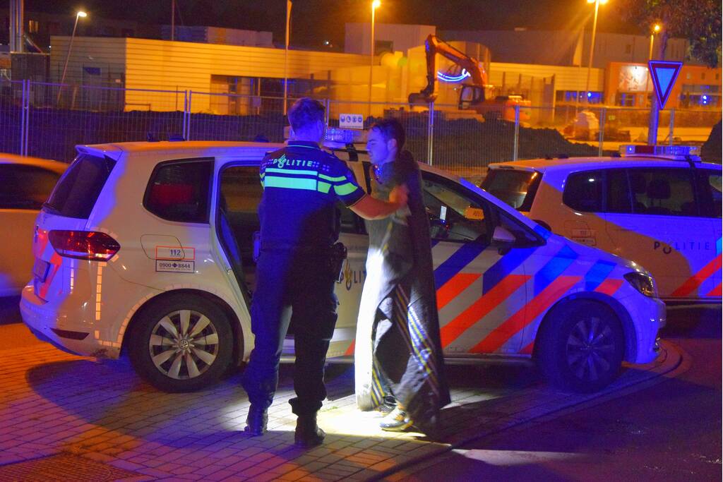 Politie haalt dronken scooterrijder uit sloot
