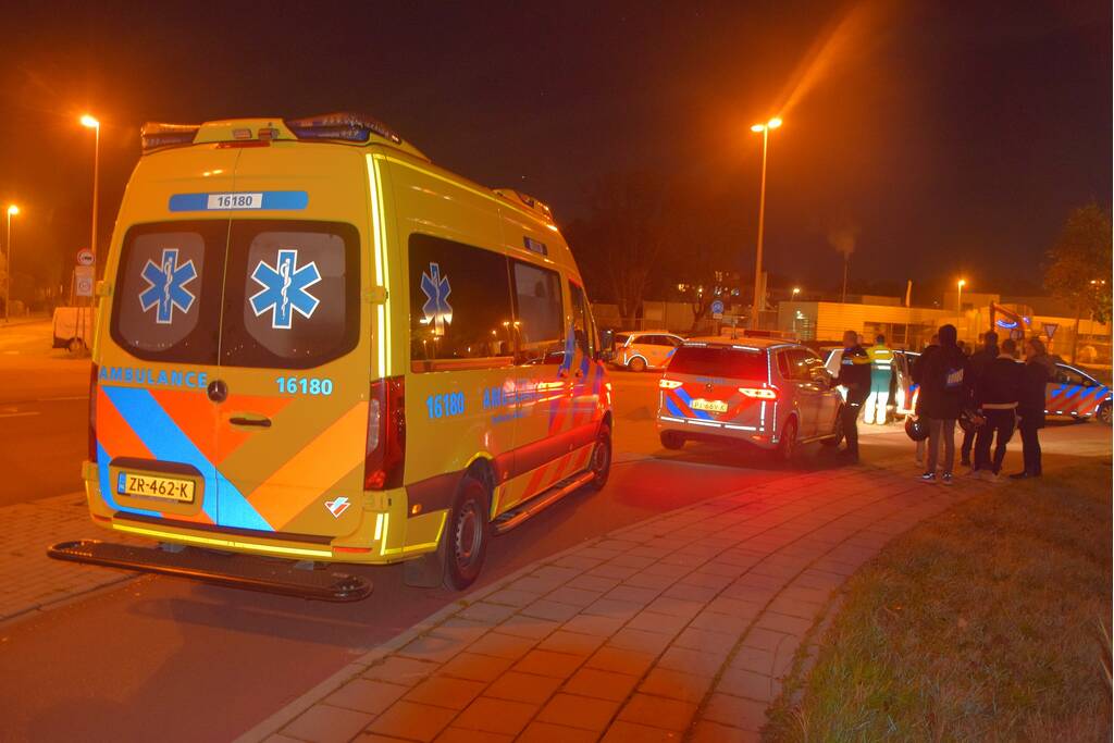 Politie haalt dronken scooterrijder uit sloot