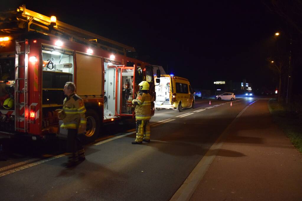 Personenauto belandt op de kop na ongeval