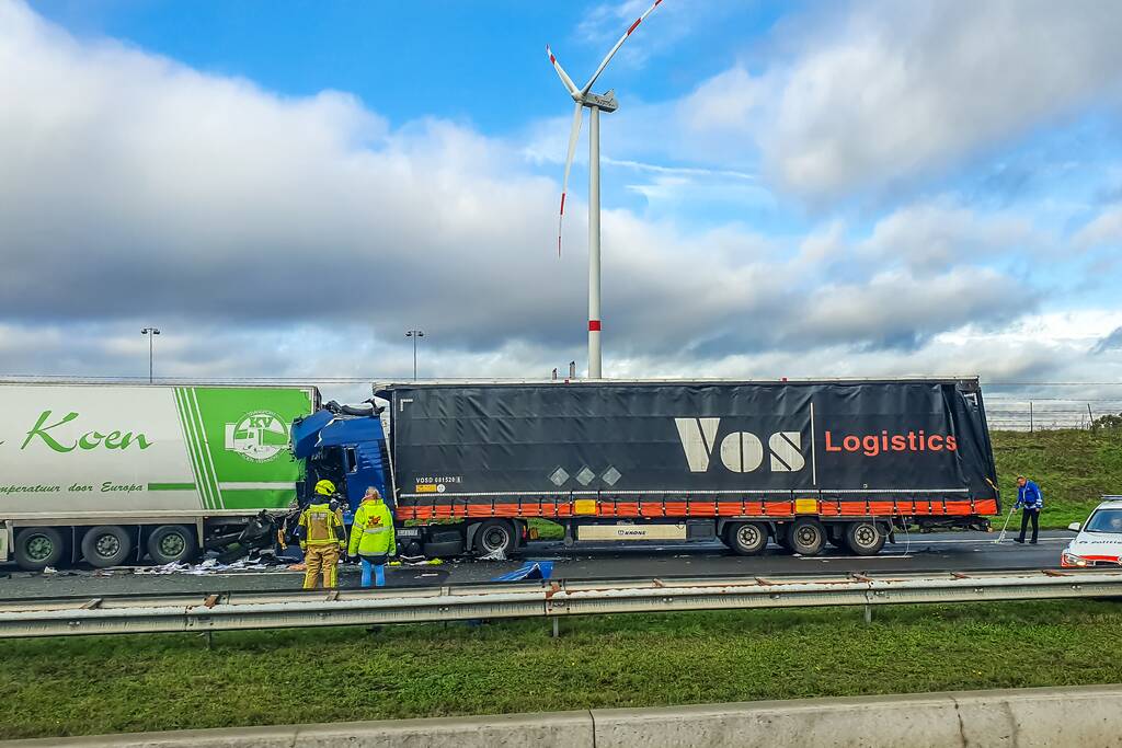 Lange files door zwaar ongeval met vrachtwagens