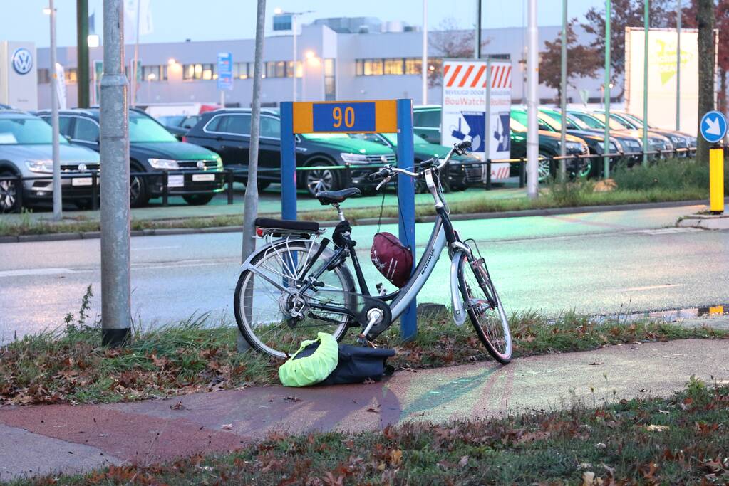 Fietsster gewond na aanrijding met auto