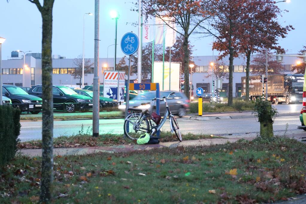 Fietsster gewond na aanrijding met auto