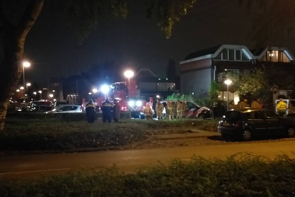 Veel hulpdiensten bij incident in flat