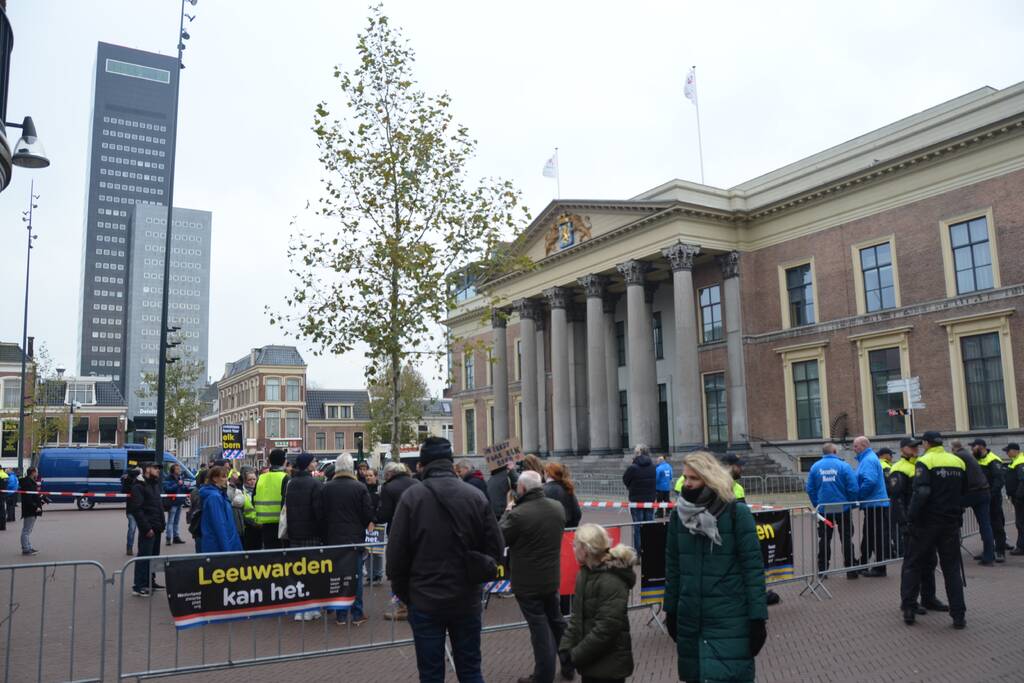 Demonstranten KOZP bij intocht Sinterklaas