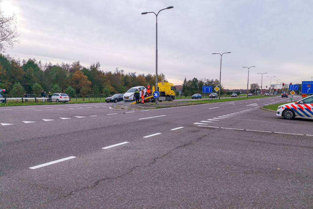 Flinke ravage bij aanrijding op kruising