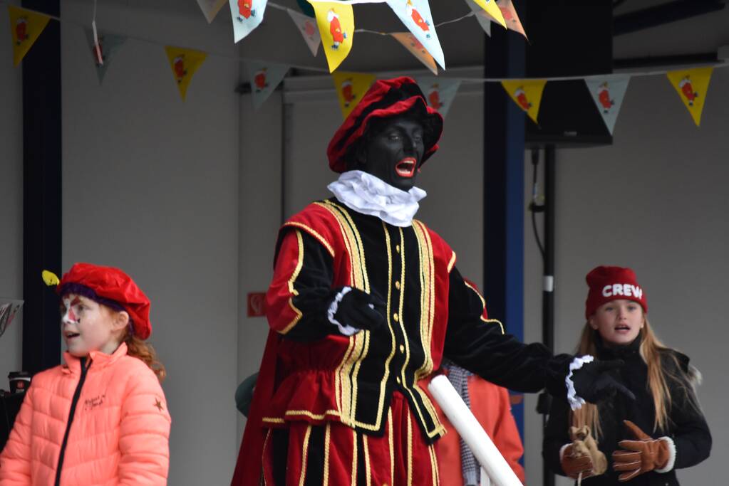 Gemoedelijke sinterklaas intocht Schiebroek