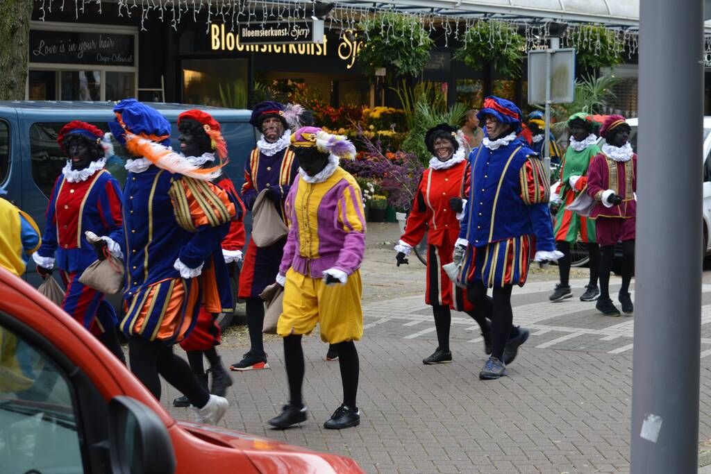 Gemoedelijke sinterklaas intocht Schiebroek