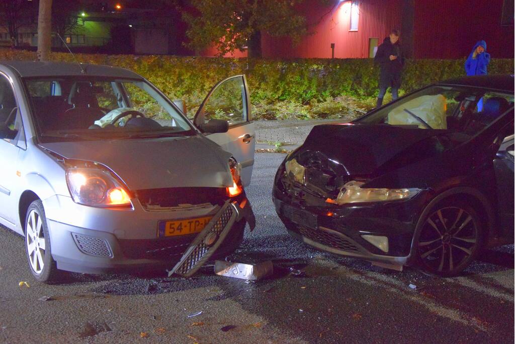 Flinke schade bij aanrijding op kruising