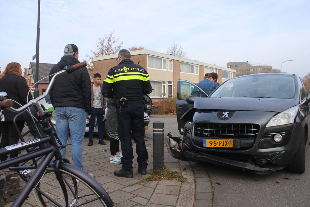 Flinke schade en gewonde na aanrijding