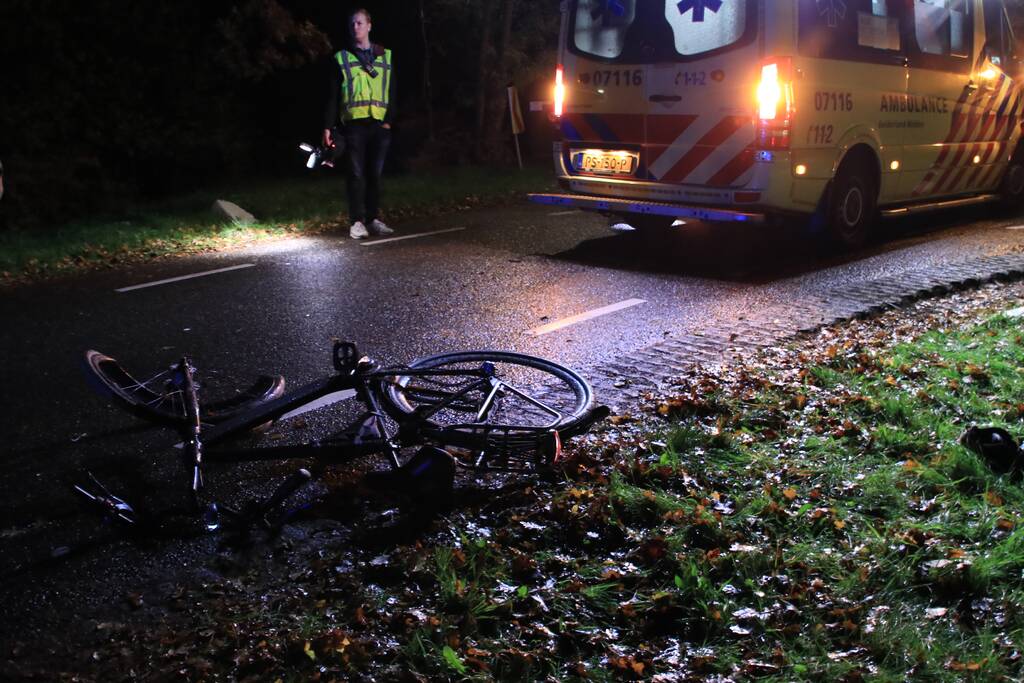 Fietser gewond na aanrijding met personenauto