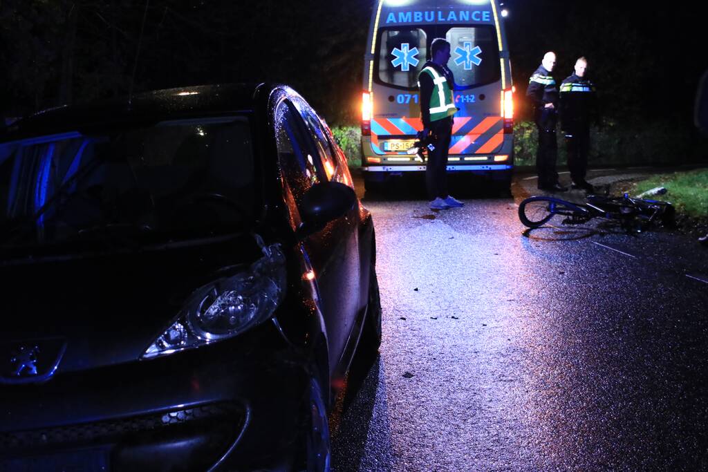 Fietser gewond na aanrijding met personenauto