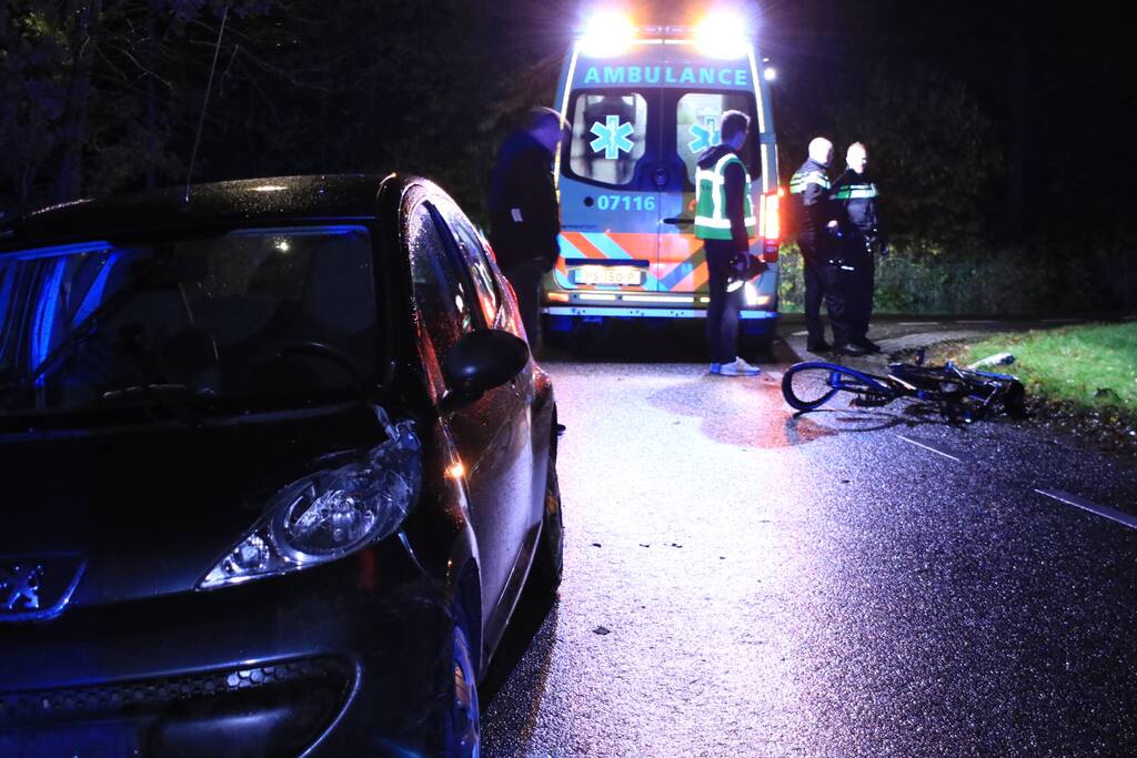 Fietser gewond na aanrijding met personenauto