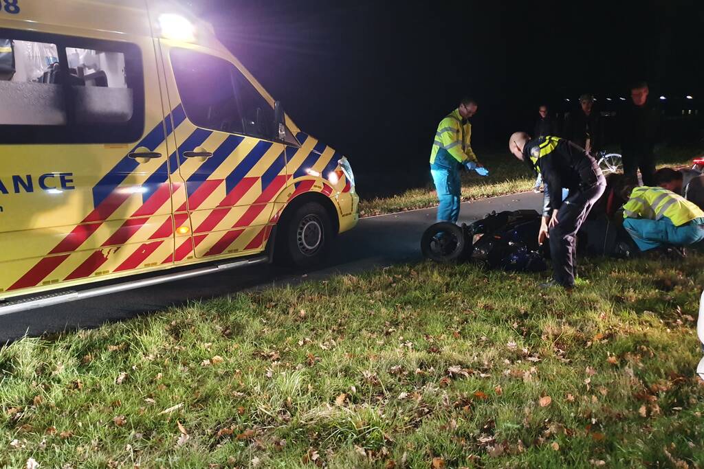 Fietser gewond na aanrijding met scooter