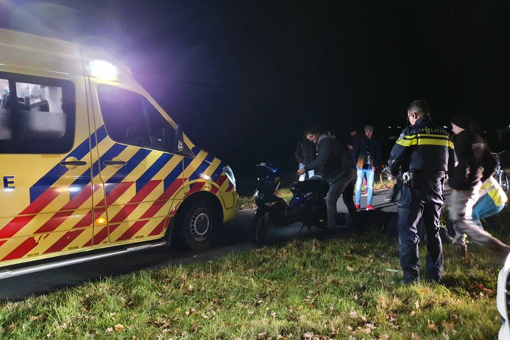 Fietser gewond na aanrijding met scooter