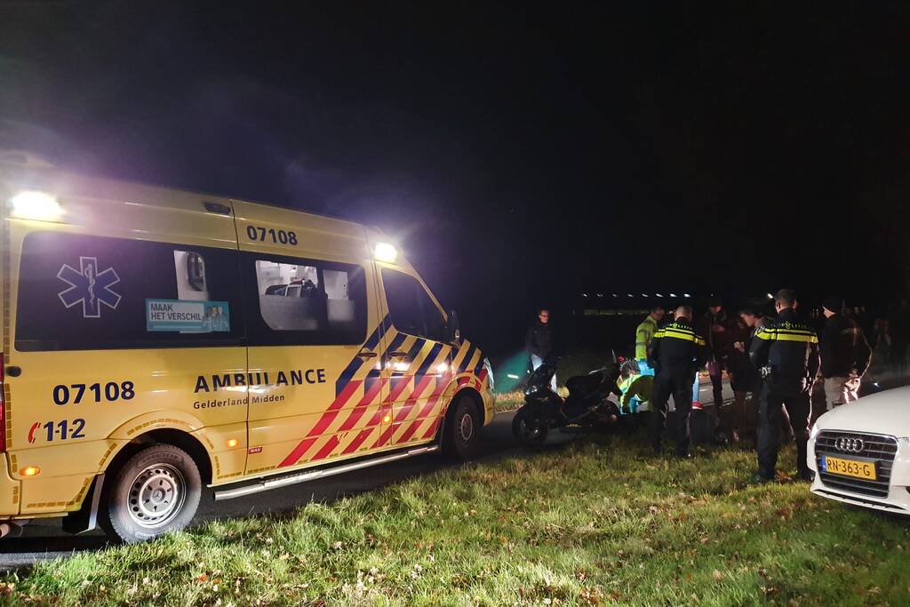 Fietser gewond na aanrijding met scooter