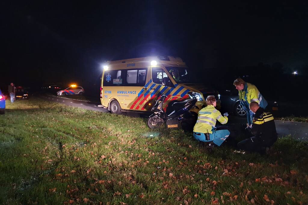 Fietser gewond na aanrijding met scooter