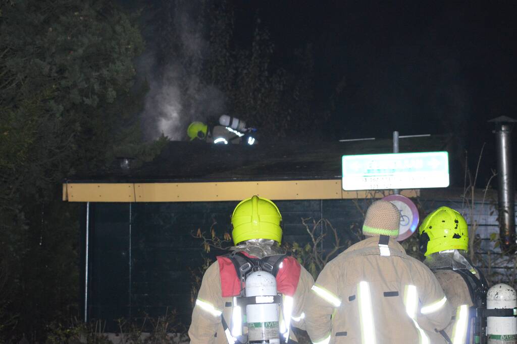 Tuinhuisje verwoest na brand