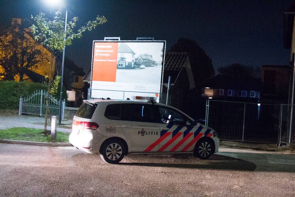 Politie onderzoek verdachte situatie op bouwplaats