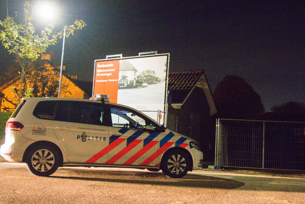 Politie onderzoek verdachte situatie op bouwplaats