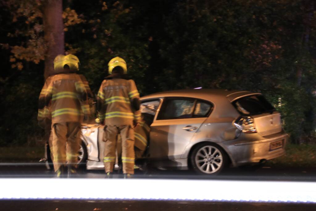 Flinke schade bij aanrijding op druk kruispunt