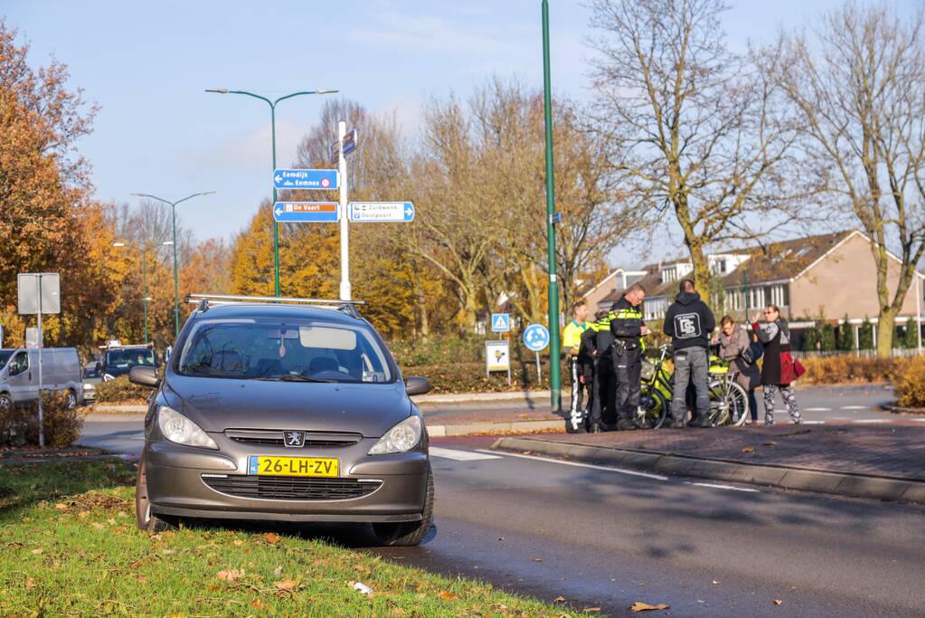 Overstekende fietser aangereden op rotonde