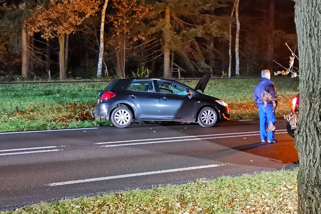 Gewonden na frontale botsing tussen personenbus en auto